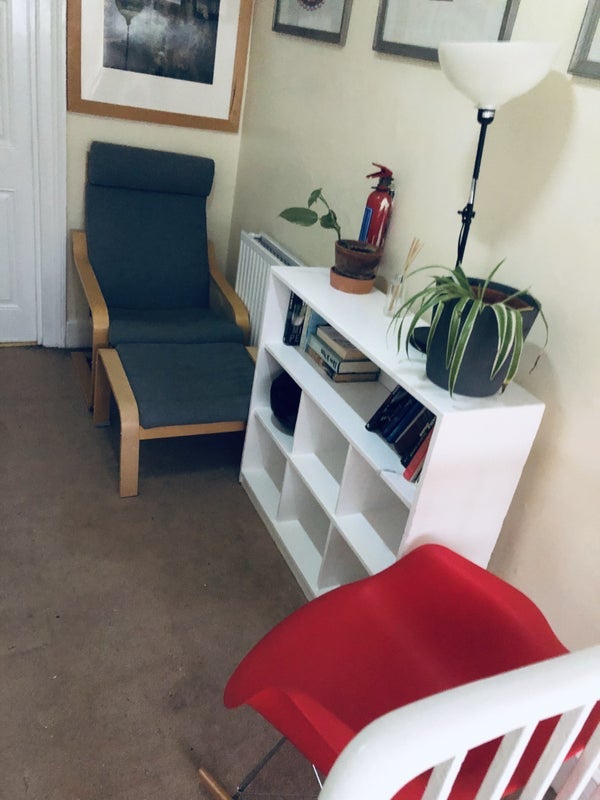 Room Lausanne Road in Greater London