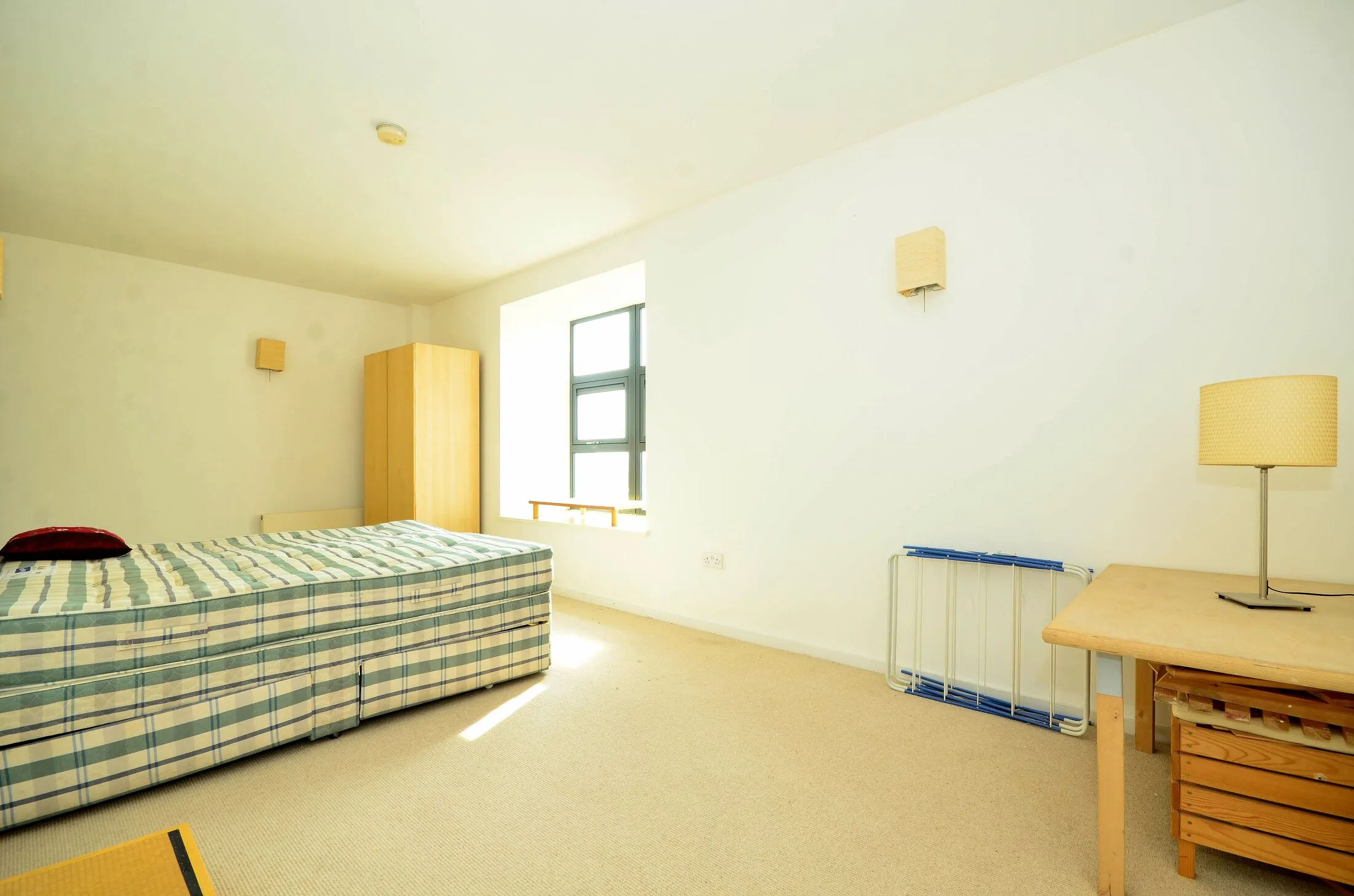 Flat Plaistow Road in Greater London