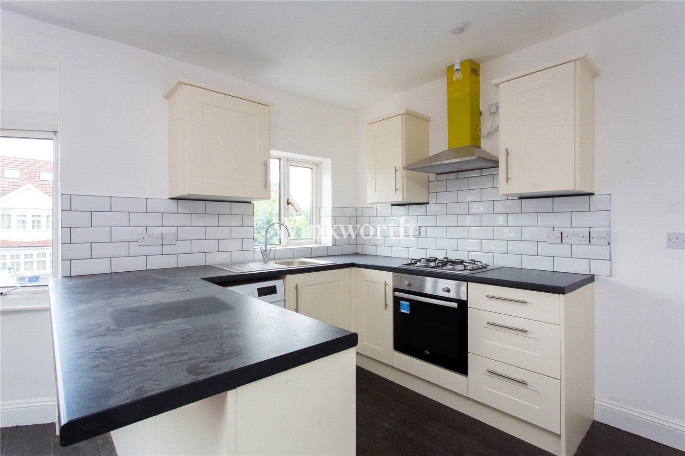 Flat Hamilton Road in Greater London