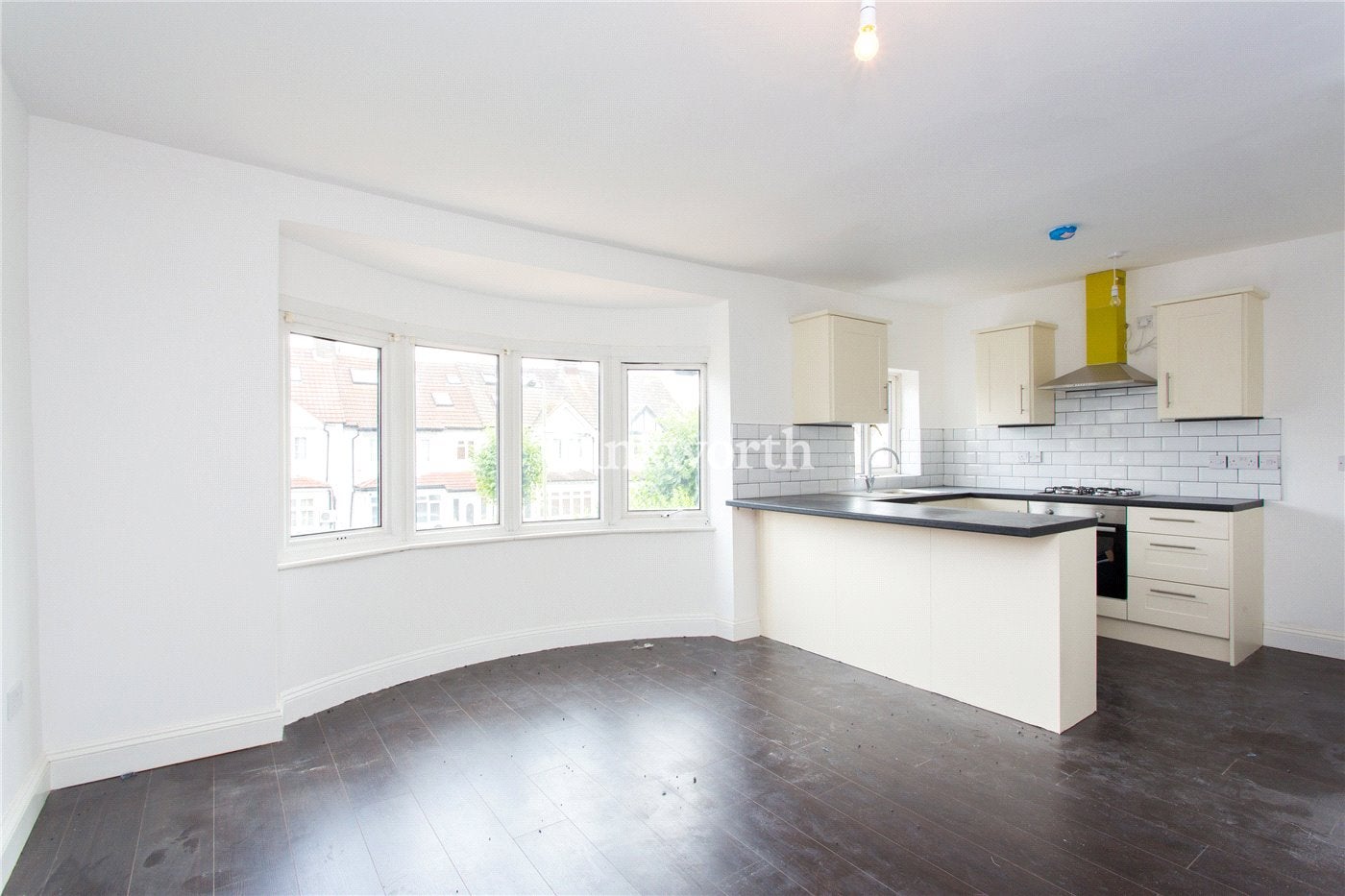 Flat Hamilton Road in Greater London