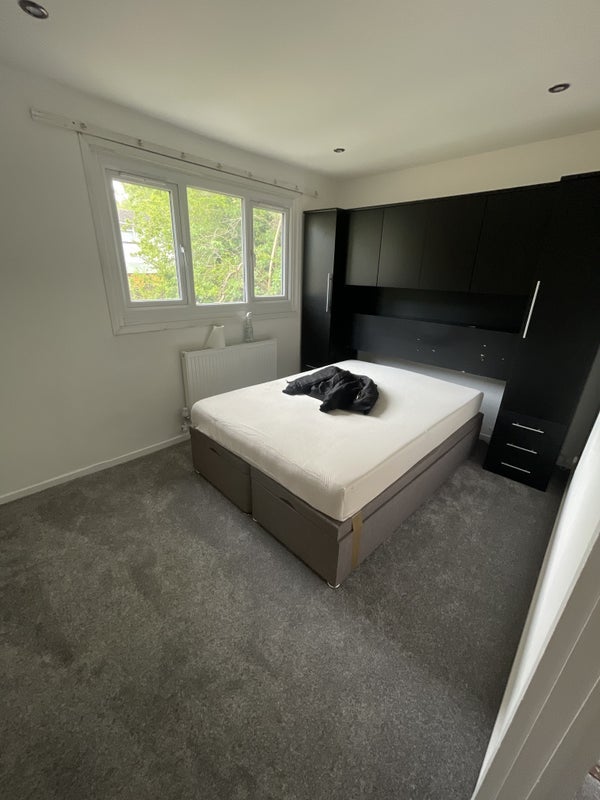 Room Adamson Court in Crawley