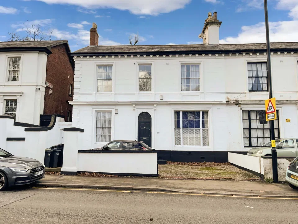 Flat Monument Road in Birmingham