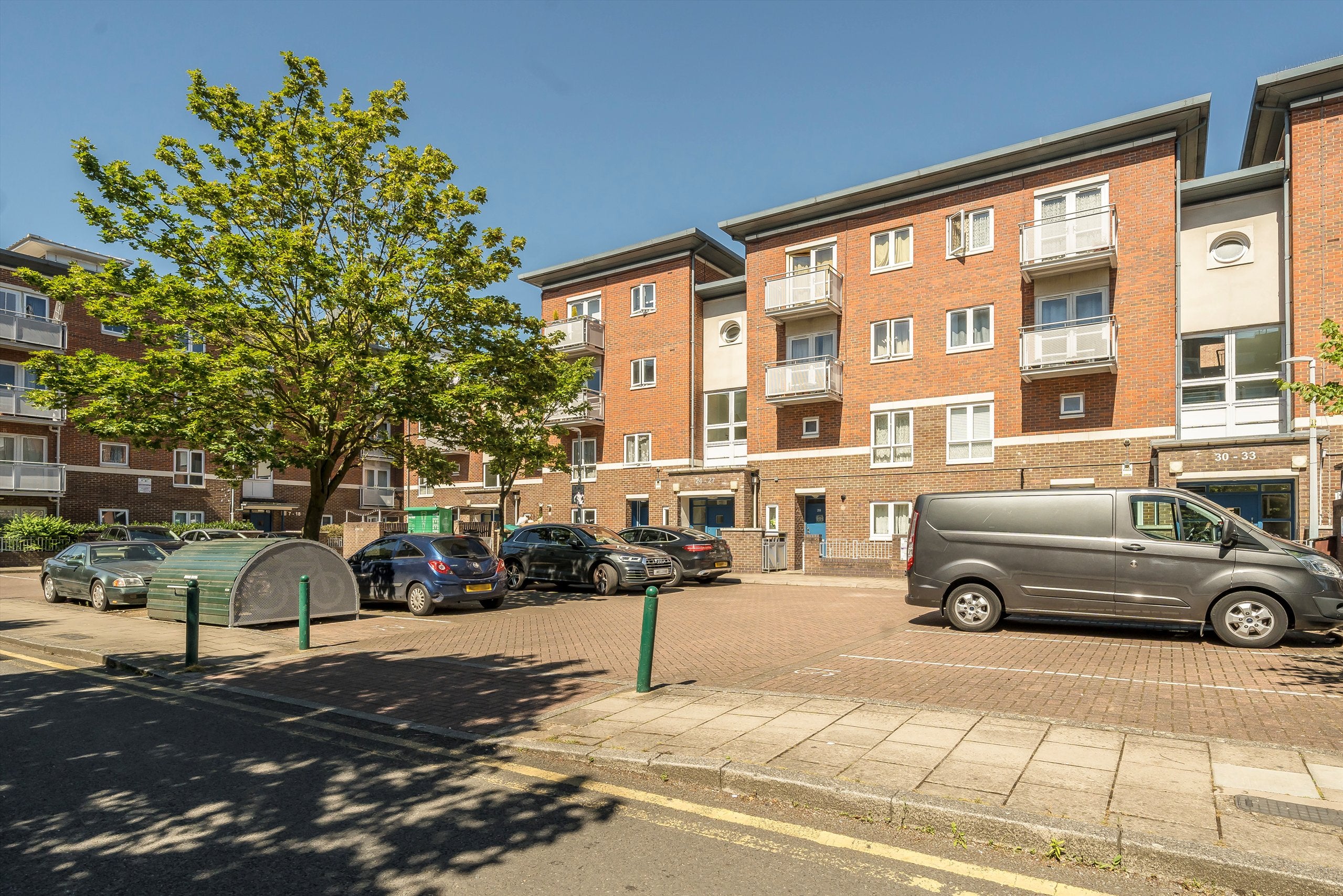 Flat Lambeth Walk in Greater London