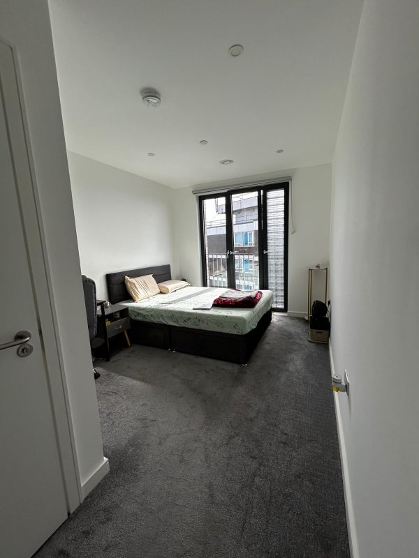 Flat Plaistow Road in Greater London