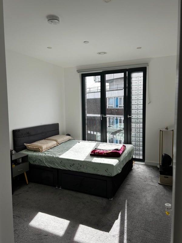 Flat Plaistow Road in Greater London