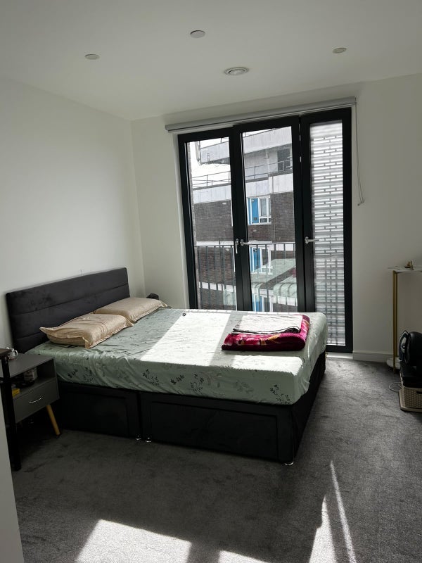 Flat Plaistow Road in Greater London