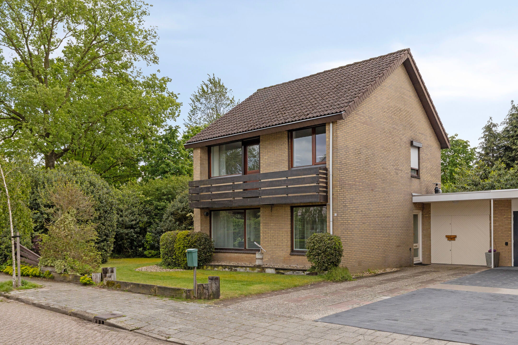 Huis Plutostraat 16 in Son en Breugel