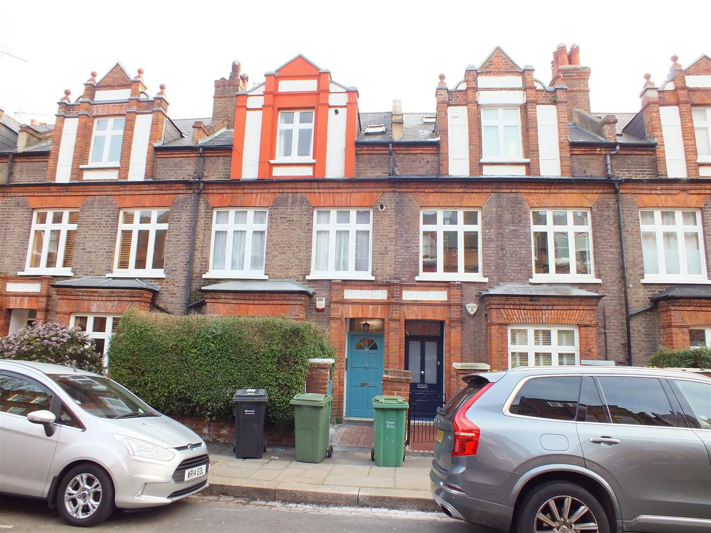Flat Lisburne Road in Greater London