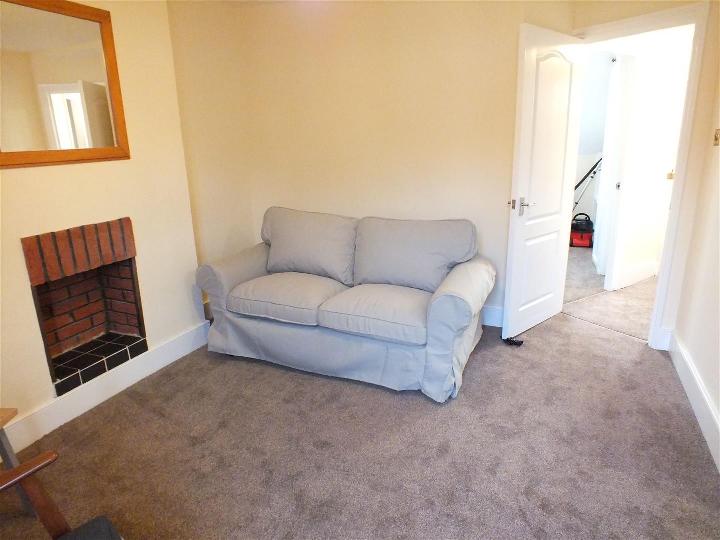 Flat Lisburne Road in Greater London