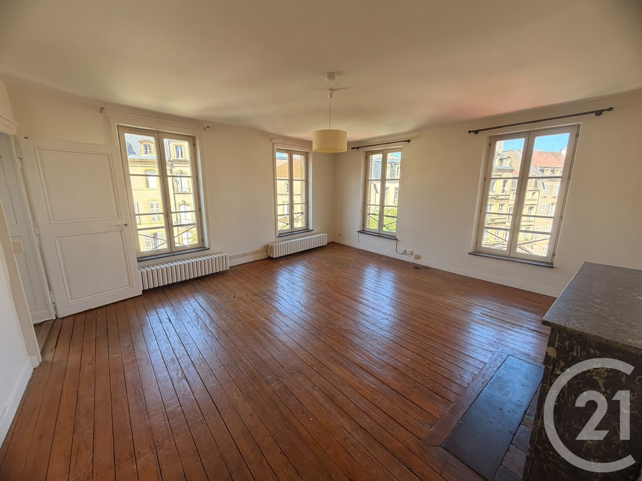 Flat Place de Chambre in Metz