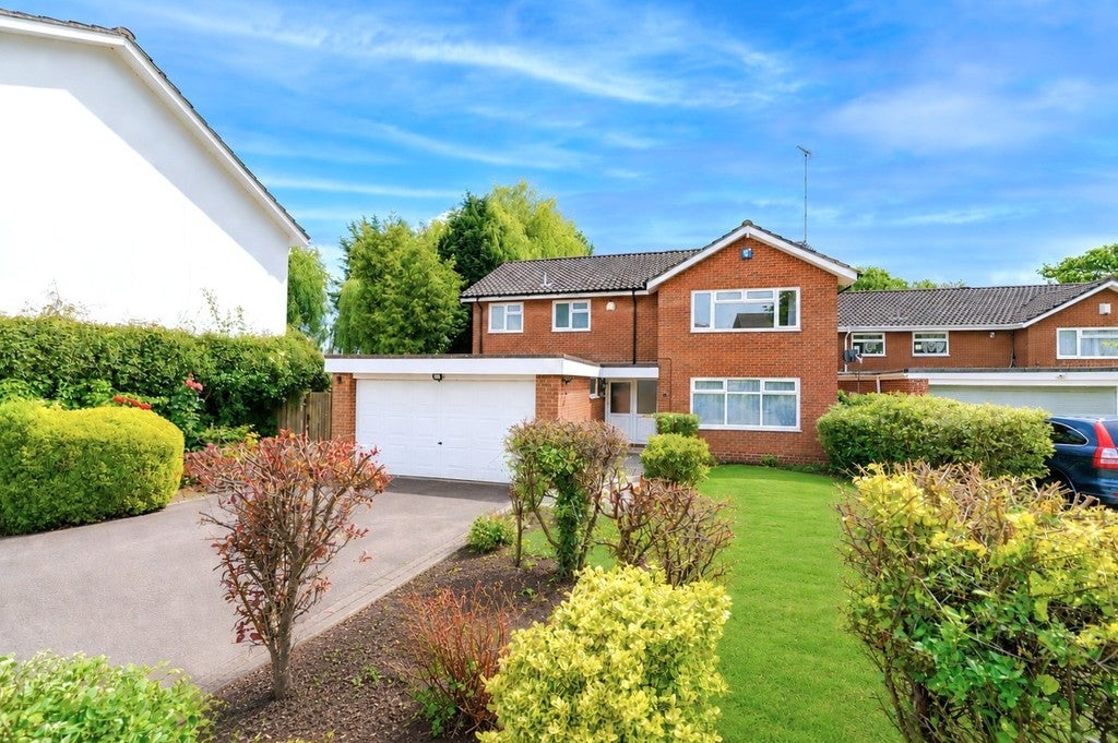 House Michael Drive in Birmingham