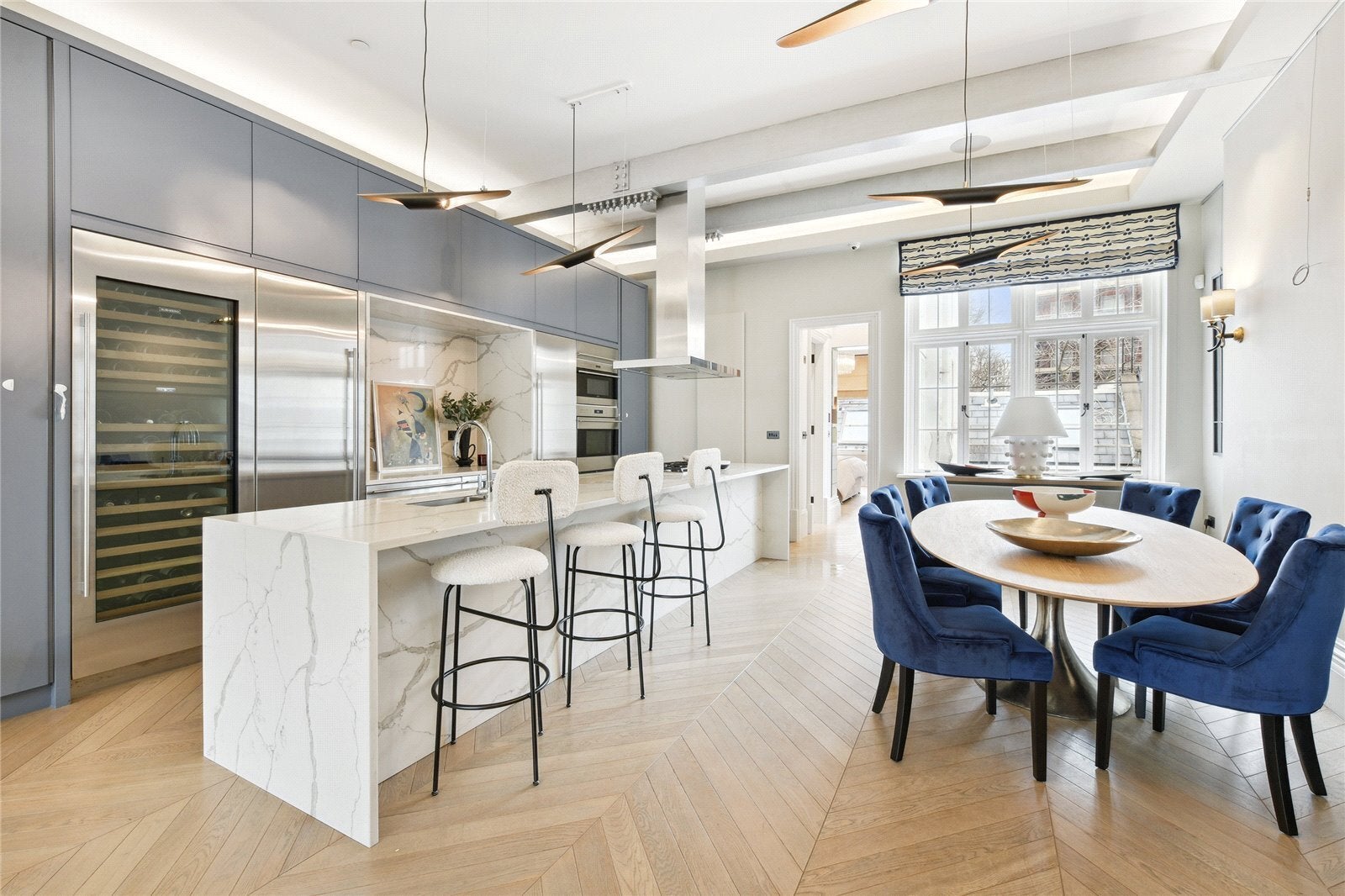 Flat Cornwall Gardens in Greater London
