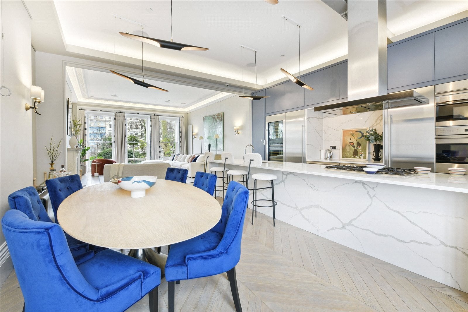 Flat Cornwall Gardens in Greater London