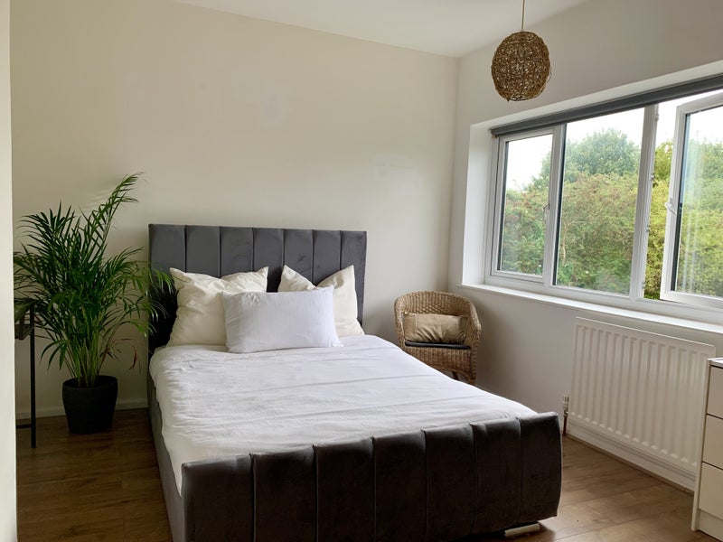 Room Westleigh Road in Nottingham