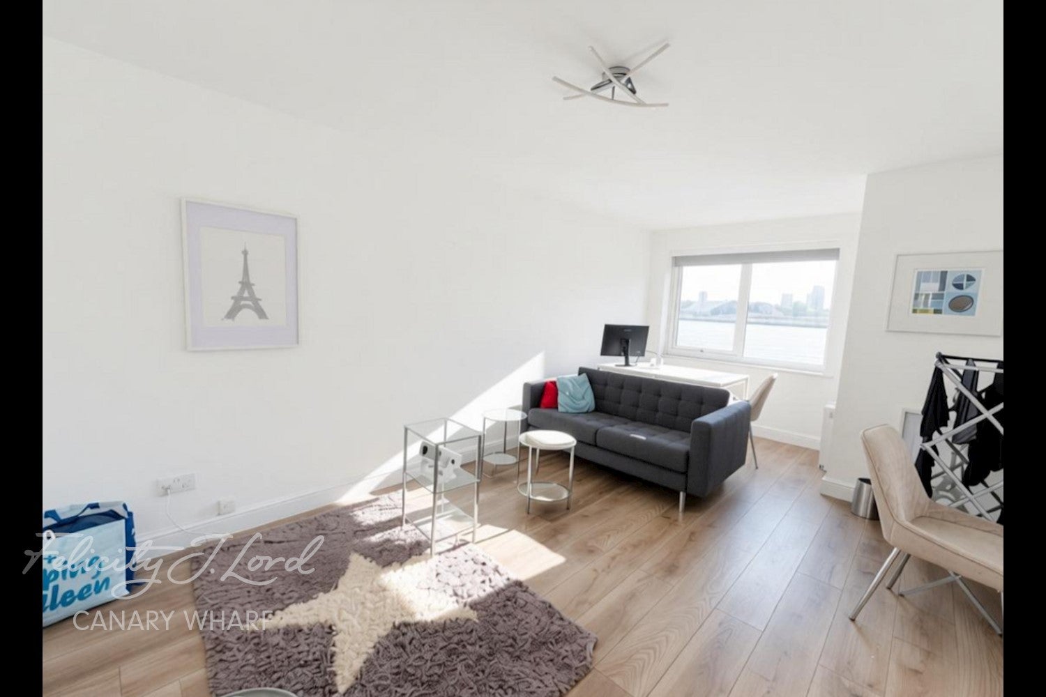 Flat Ferguson Close in Greater London