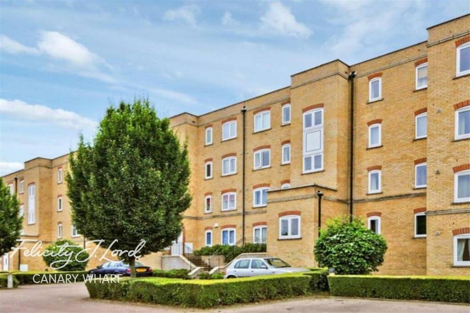 Flat Ferguson Close in Greater London