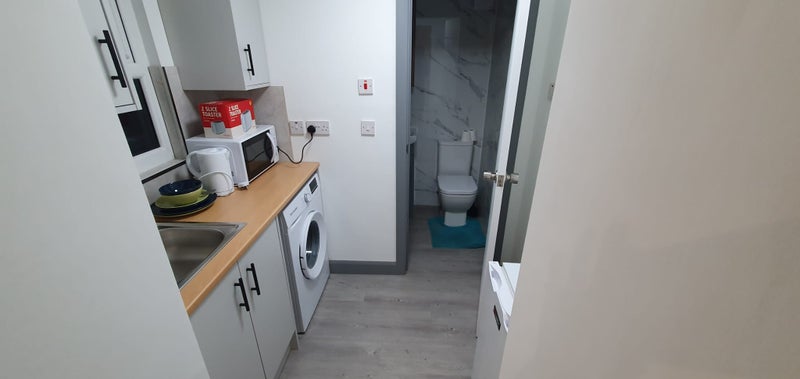 Room Chandos Grove in Salford