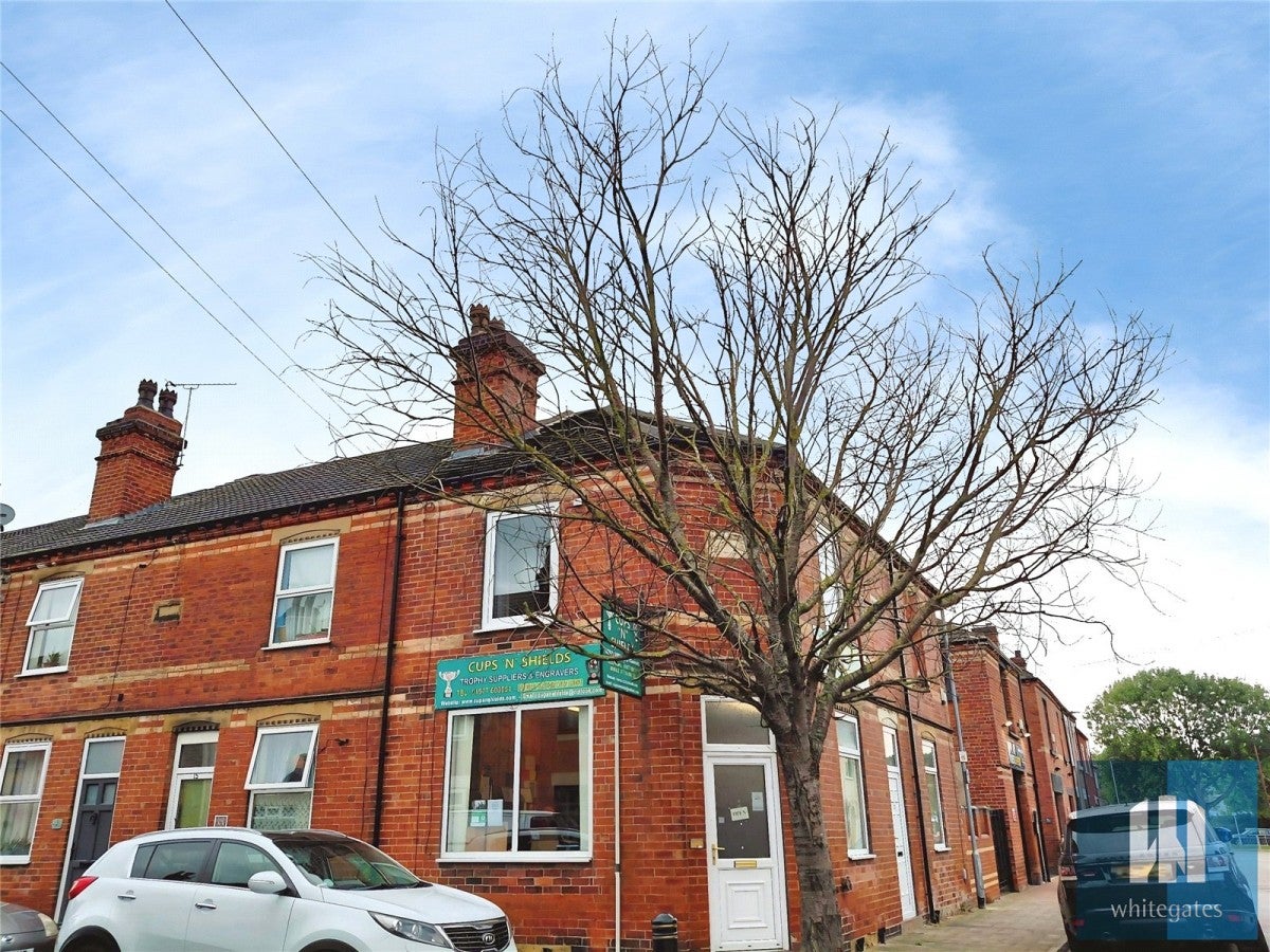 Flat Rhodes Street in Wakefield
