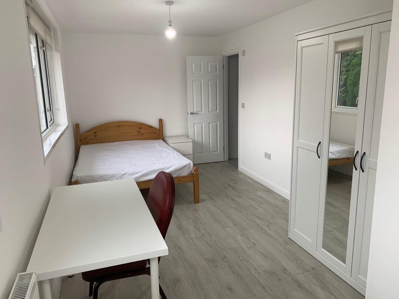 Room Thimbler Road in Coventry