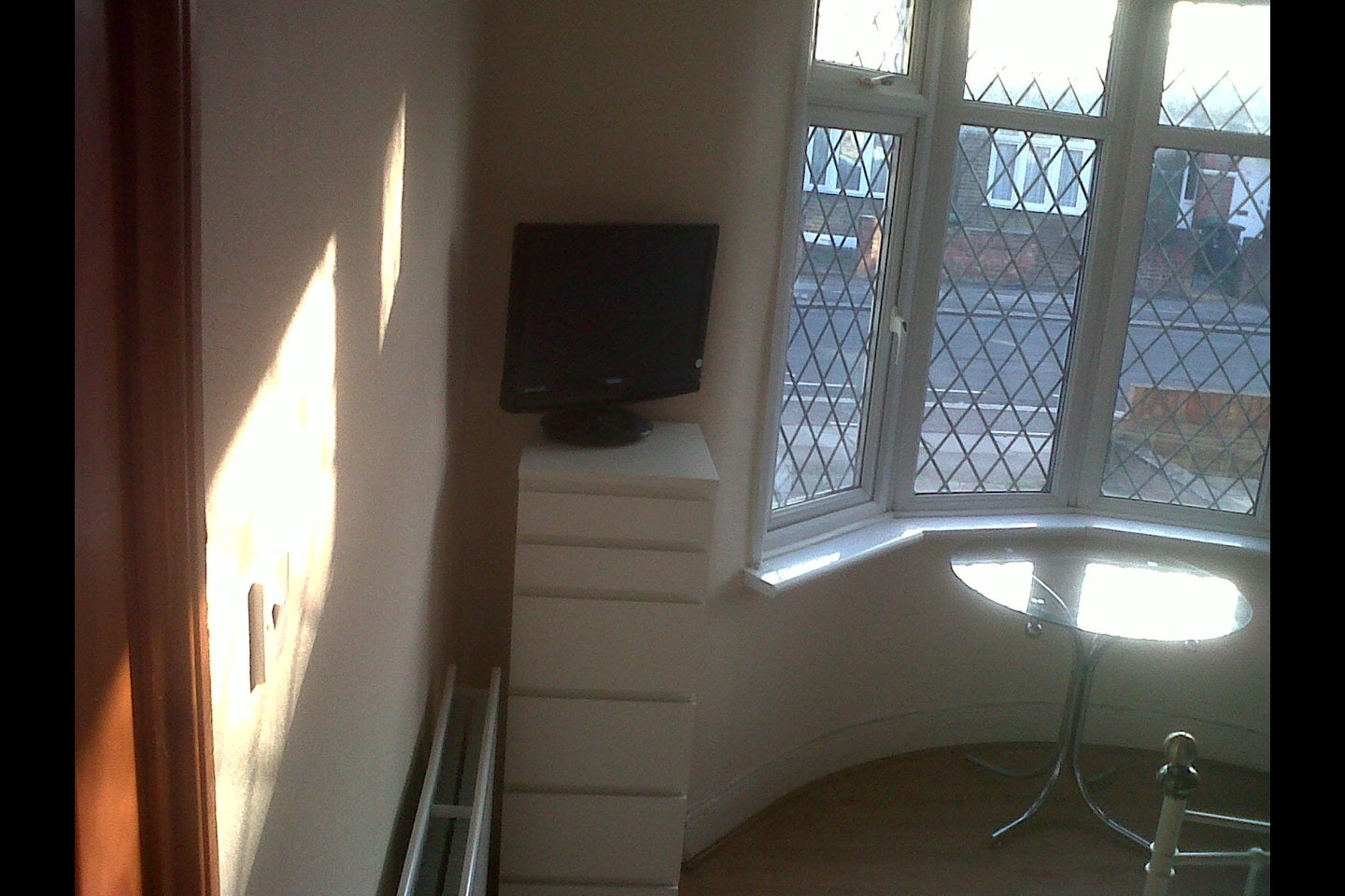 Room Suffolk Road in Greater London