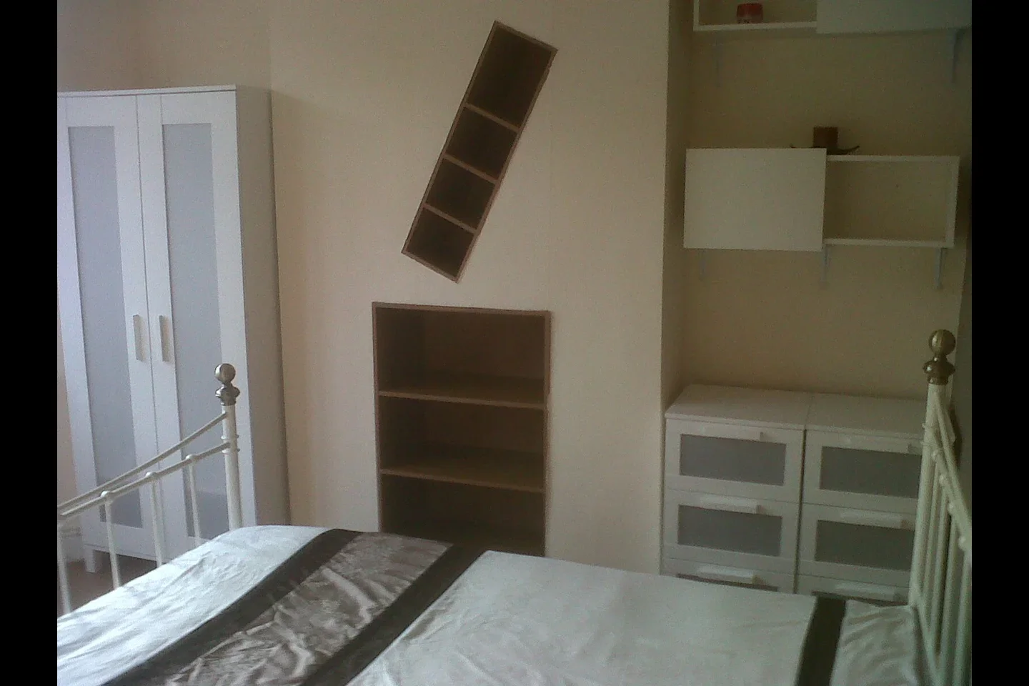 Room Suffolk Road in Greater London