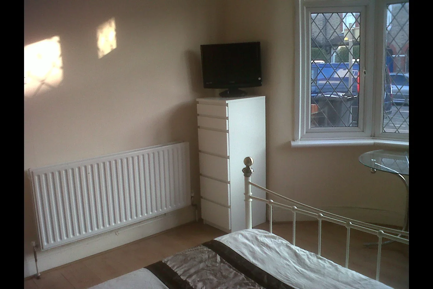 Room Suffolk Road in Greater London