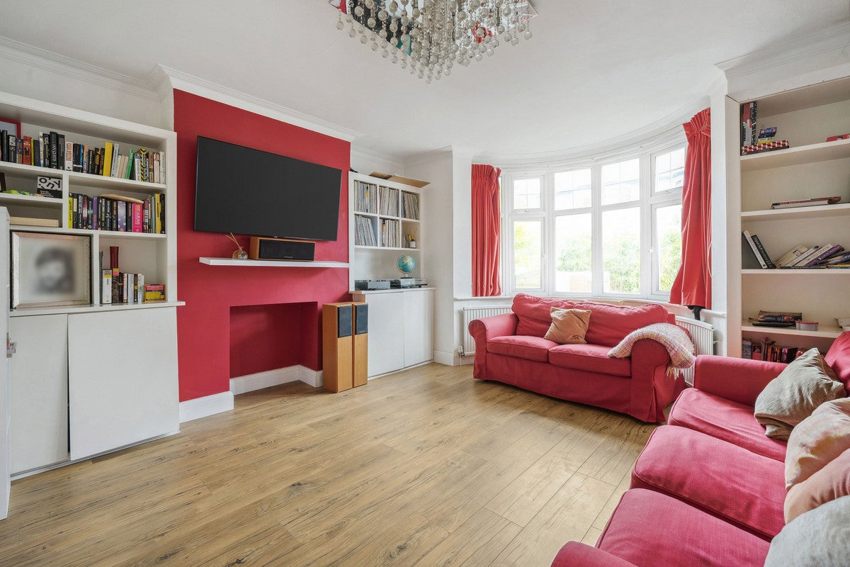 House Eastbourne Gardens in Greater London