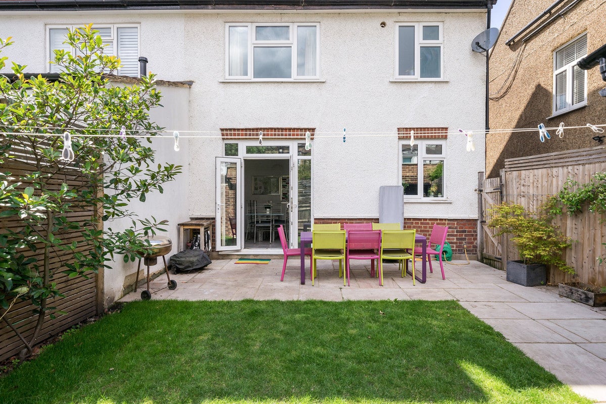 House Eastbourne Gardens in Greater London