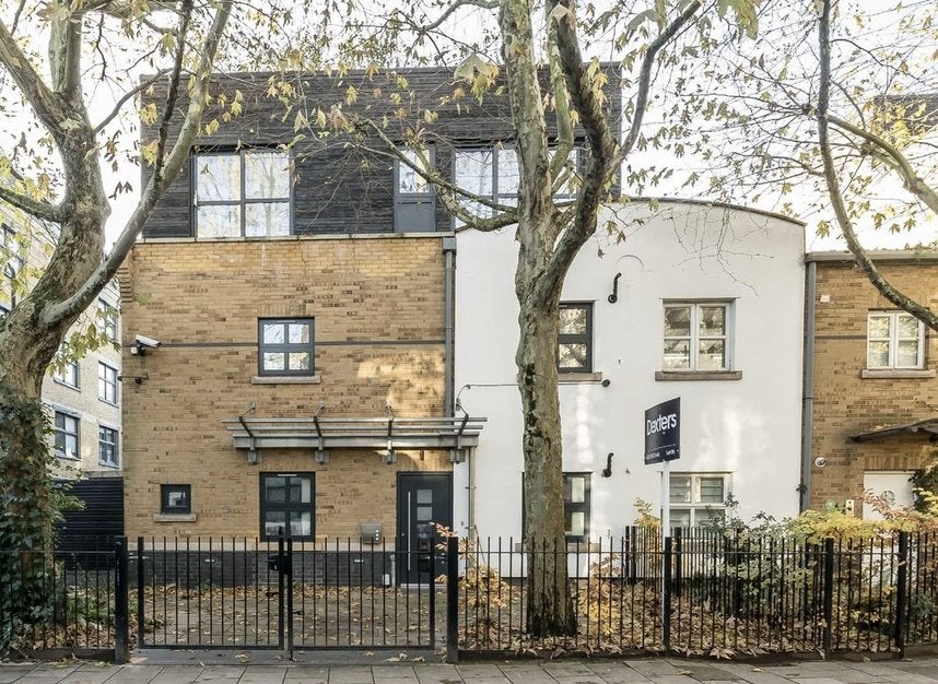 Flat London Lane in Greater London