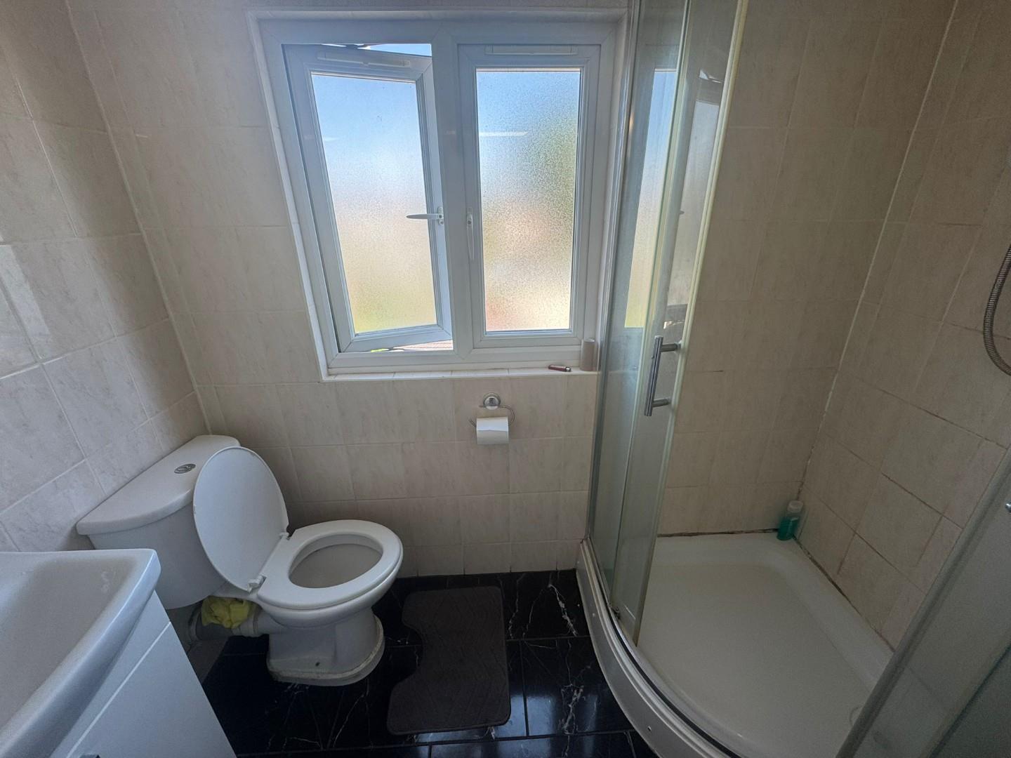 Room Nags Head Road in Greater London