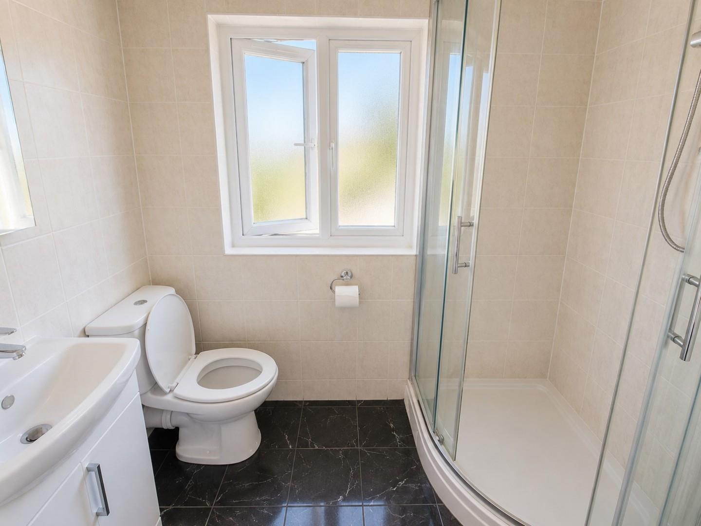 Room Nags Head Road in Greater London
