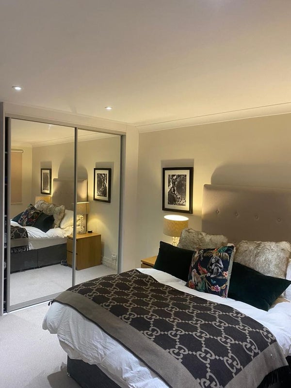 Flat Eccleston Place in City of Westminster