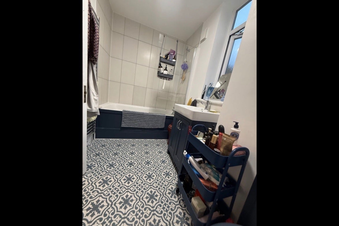 Room Hemming Street in Greater London