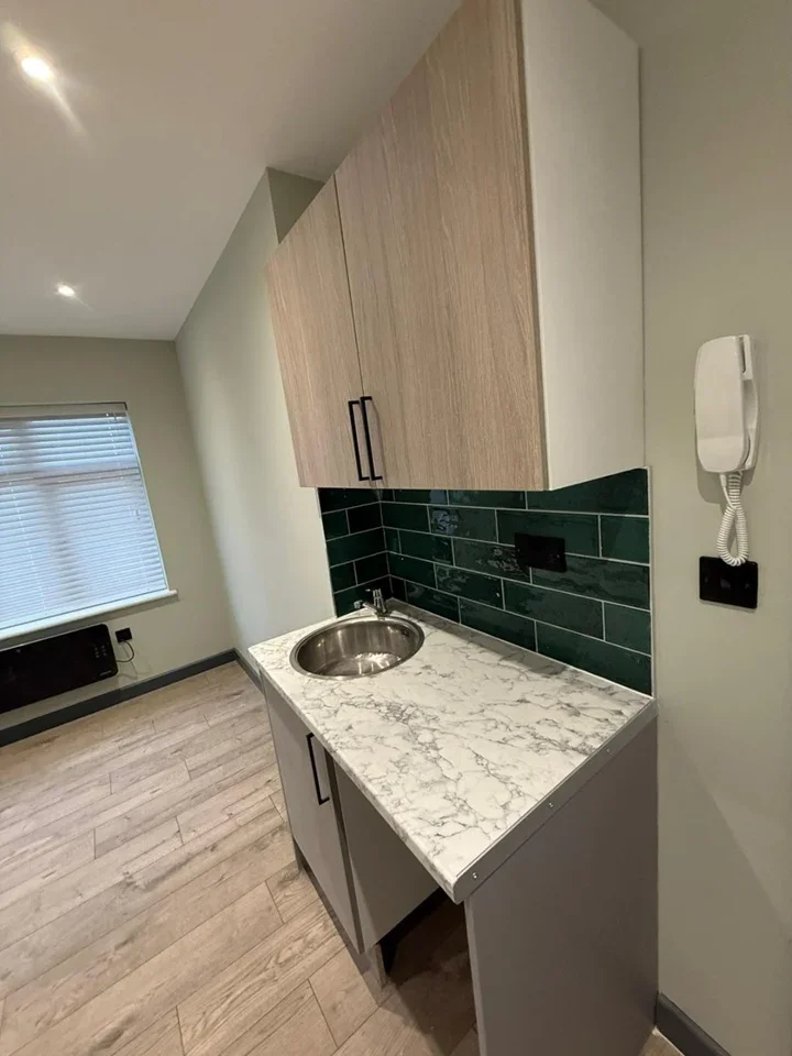 Flat Ruskin Road in London