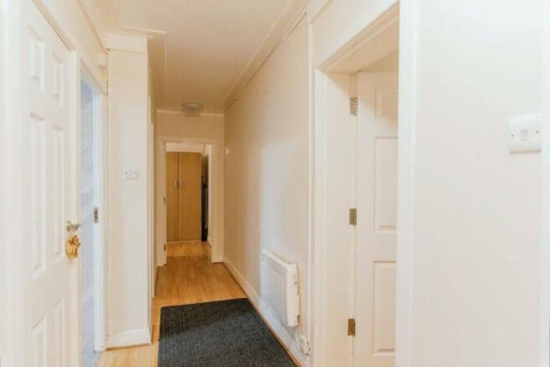 Room Crown Dale in Greater London