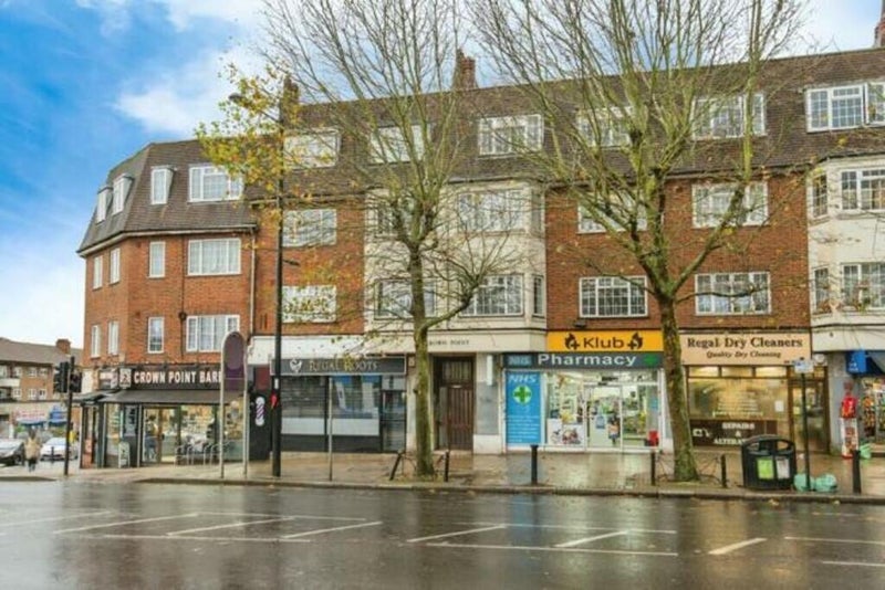 Room Crown Dale in Greater London