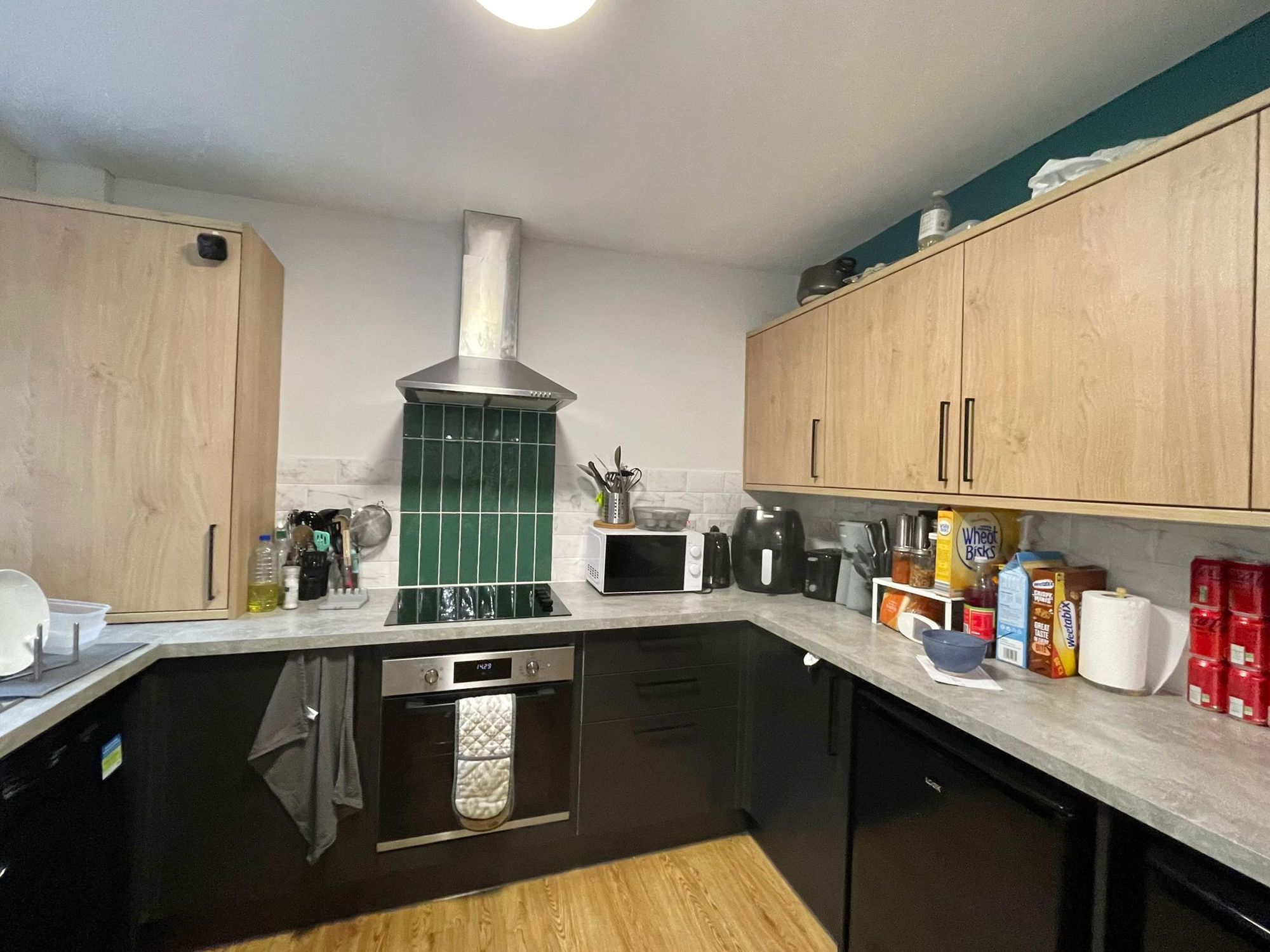 Flat Rhondda Street in Swansea