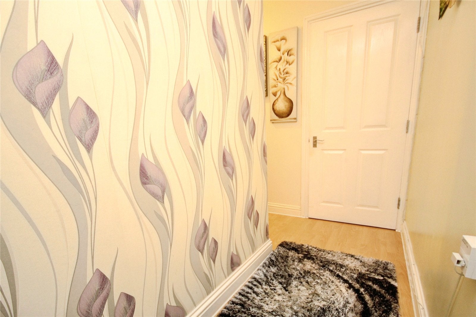 Flat Haysoms Close in Greater London