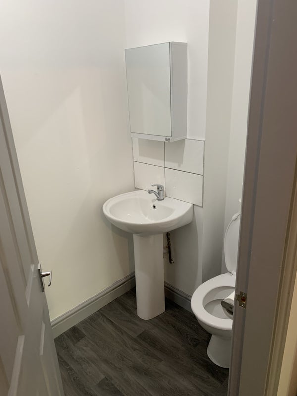 Room Layton Avenue in Mansfield Woodhouse
