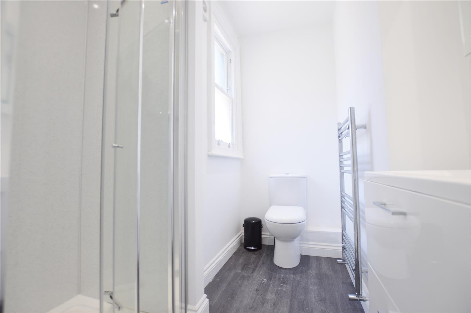 Room Craven Road in Reading