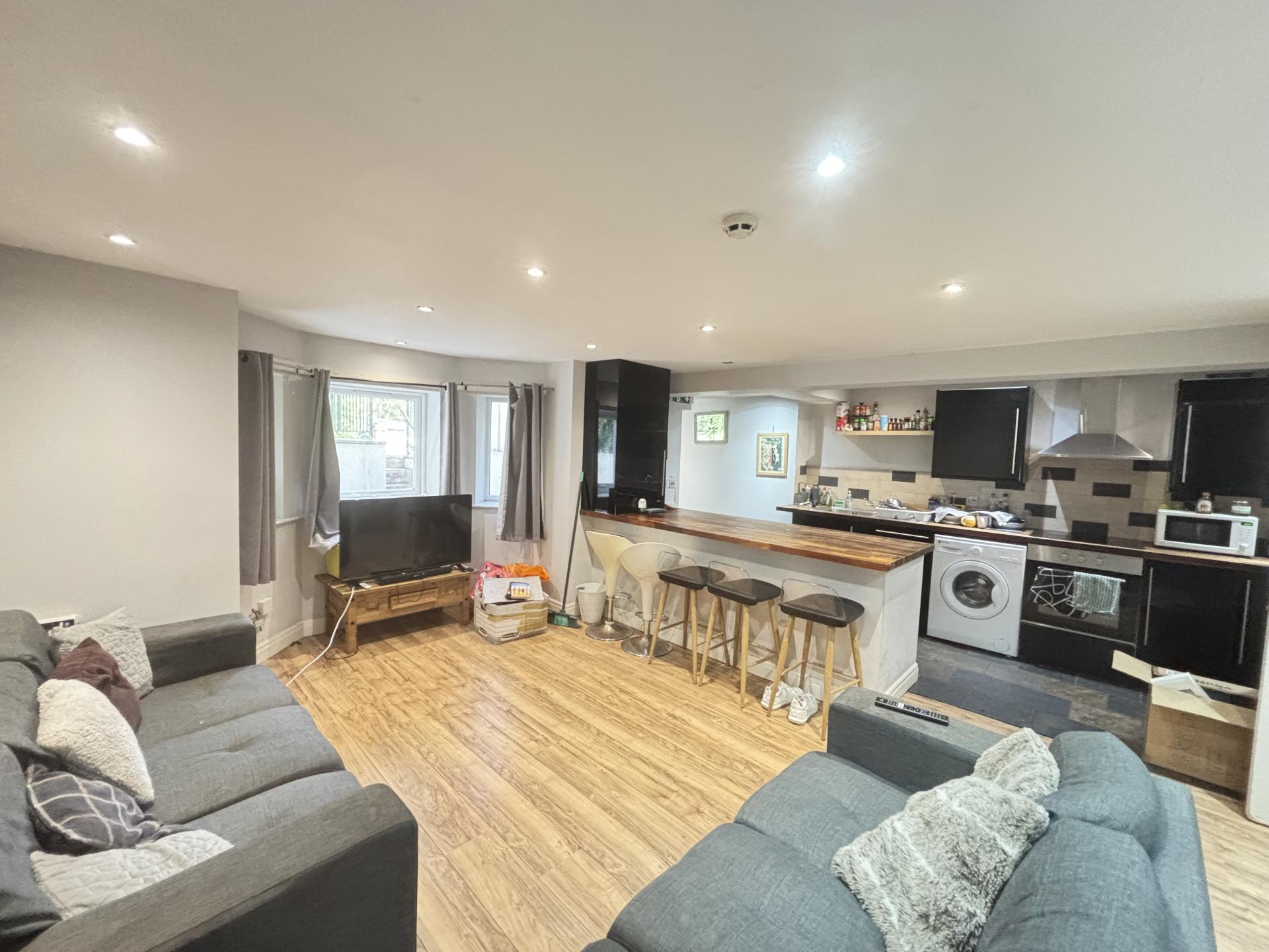 Flat Bainbrigge Road in Leeds