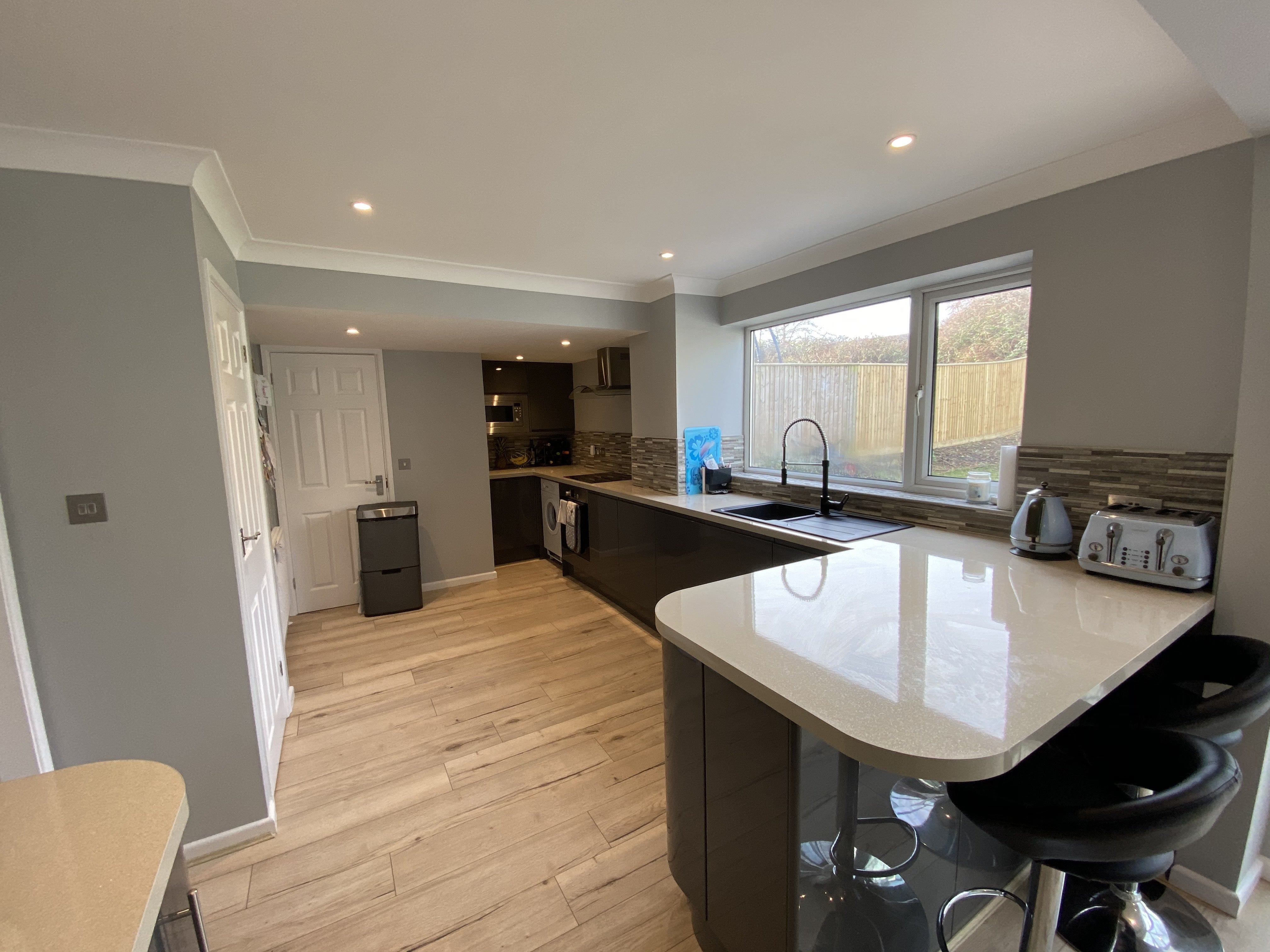 House Dacombe Drive in Upton