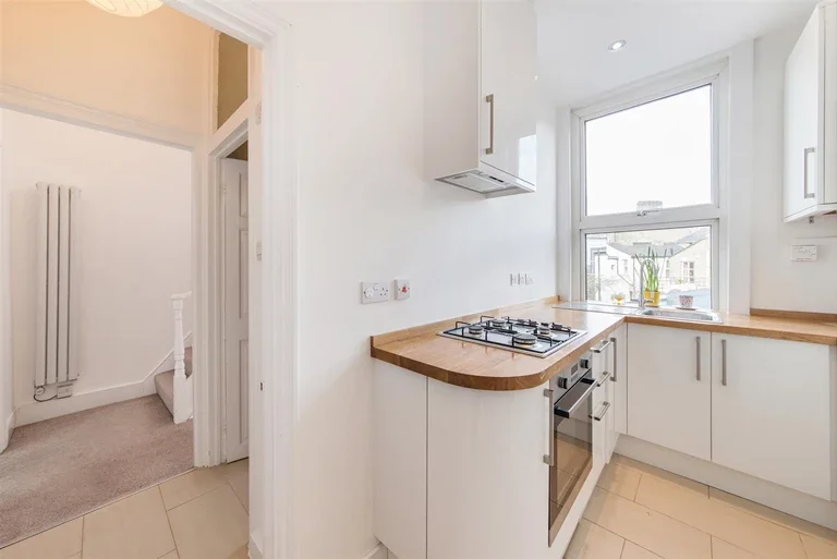 Flat Bellenden Road in Greater London