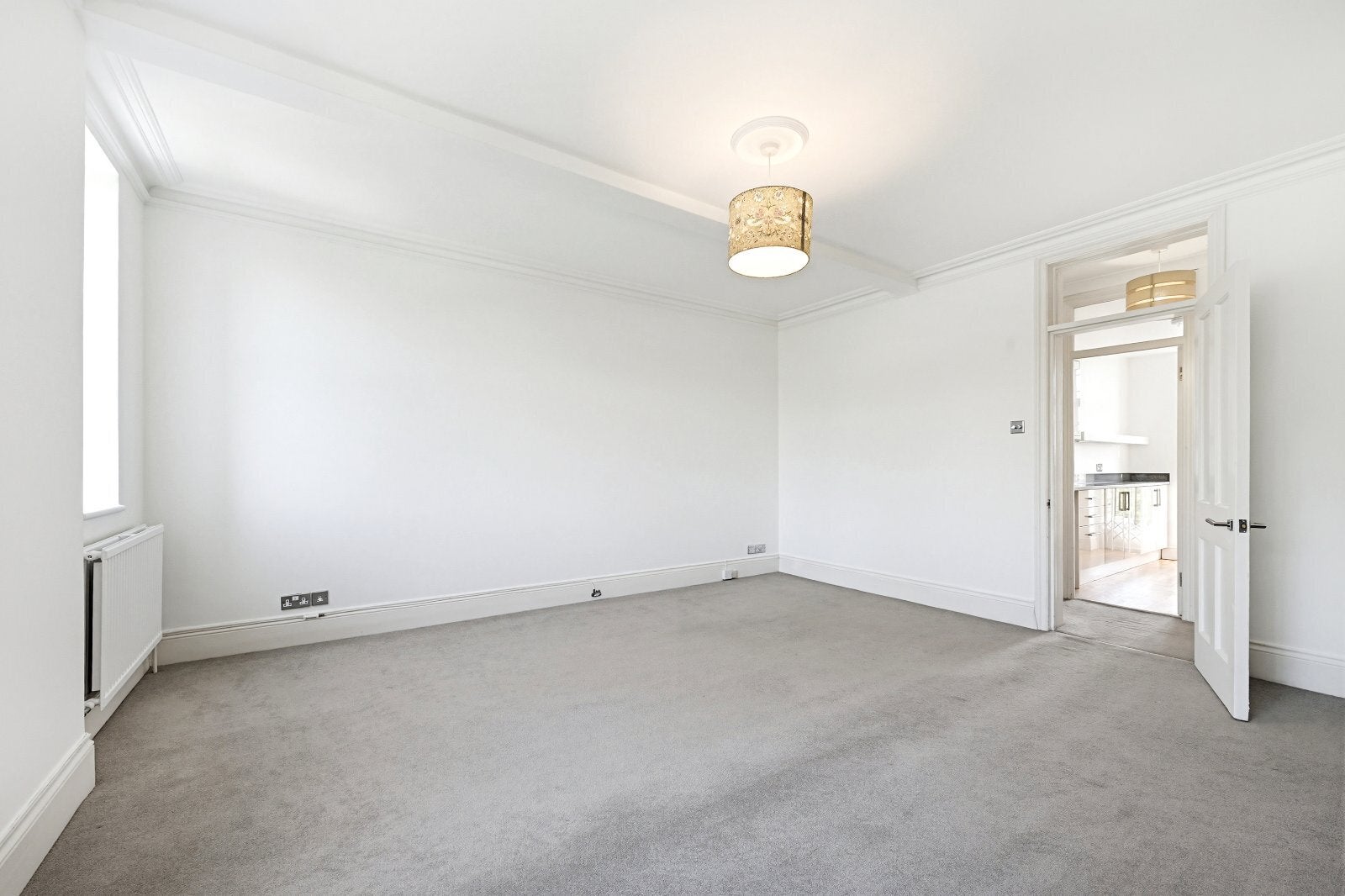 Flat Paultons Square in Greater London