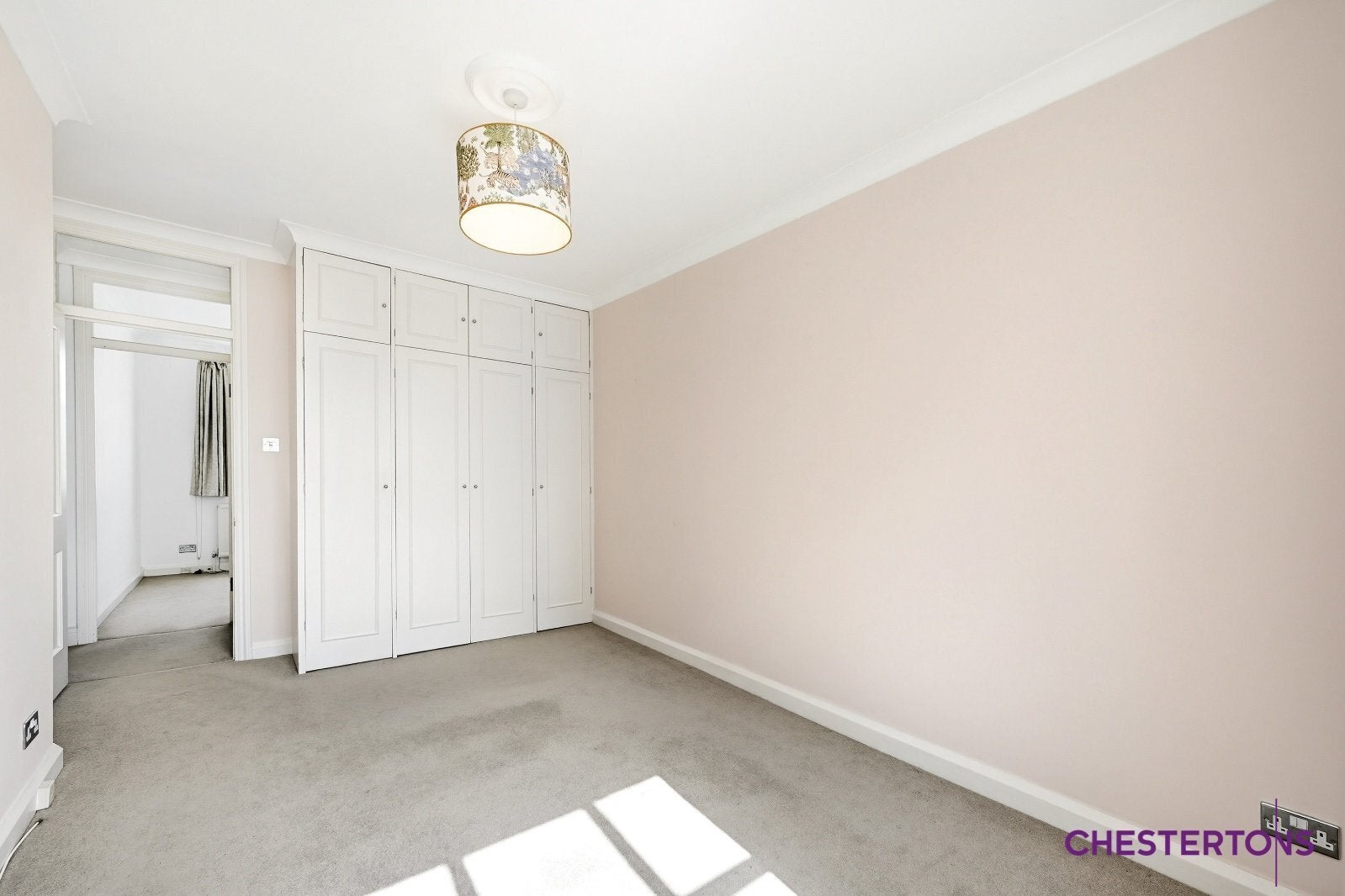 Flat Paultons Square in Greater London