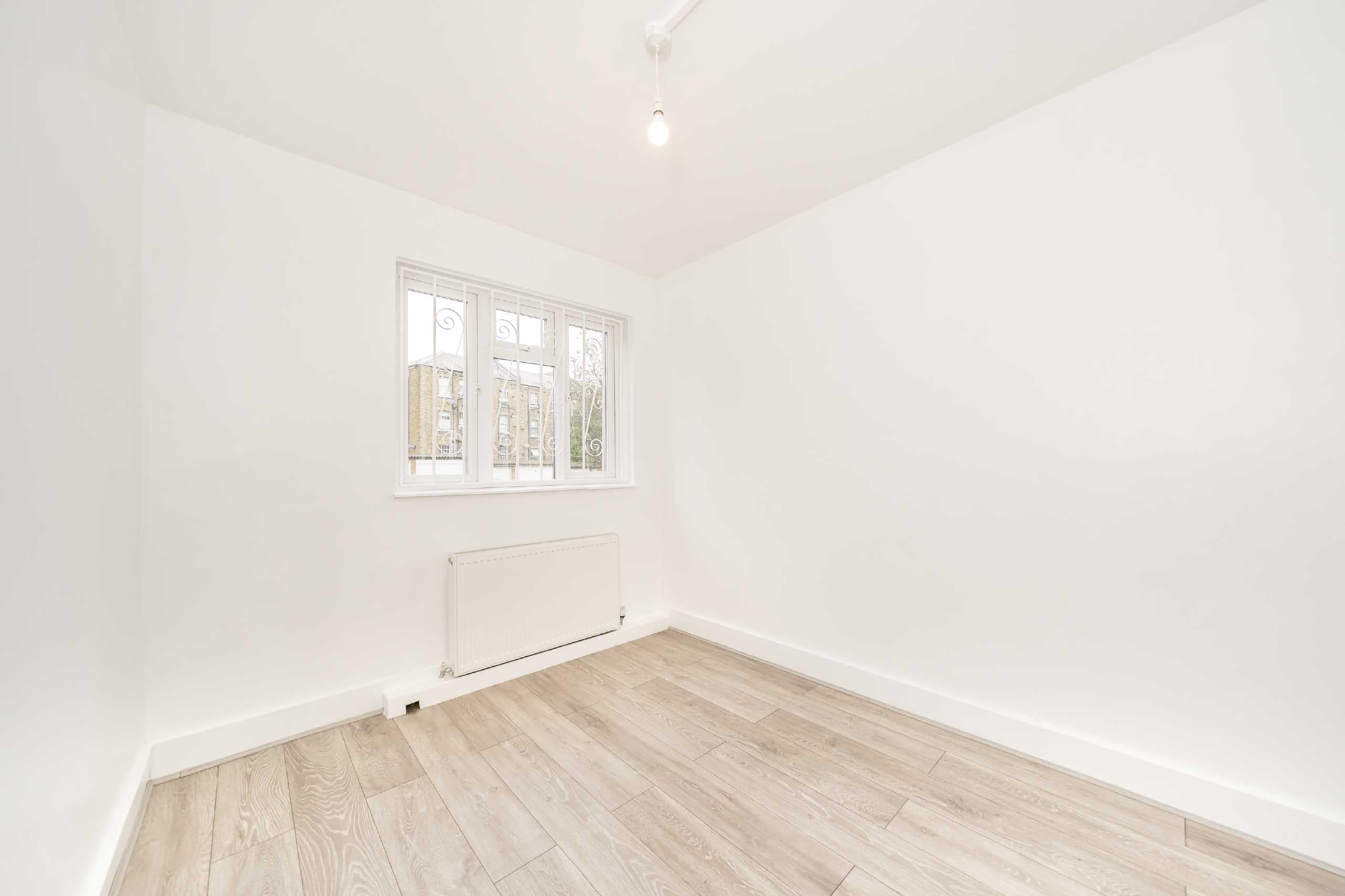 Flat Bewley Street in London