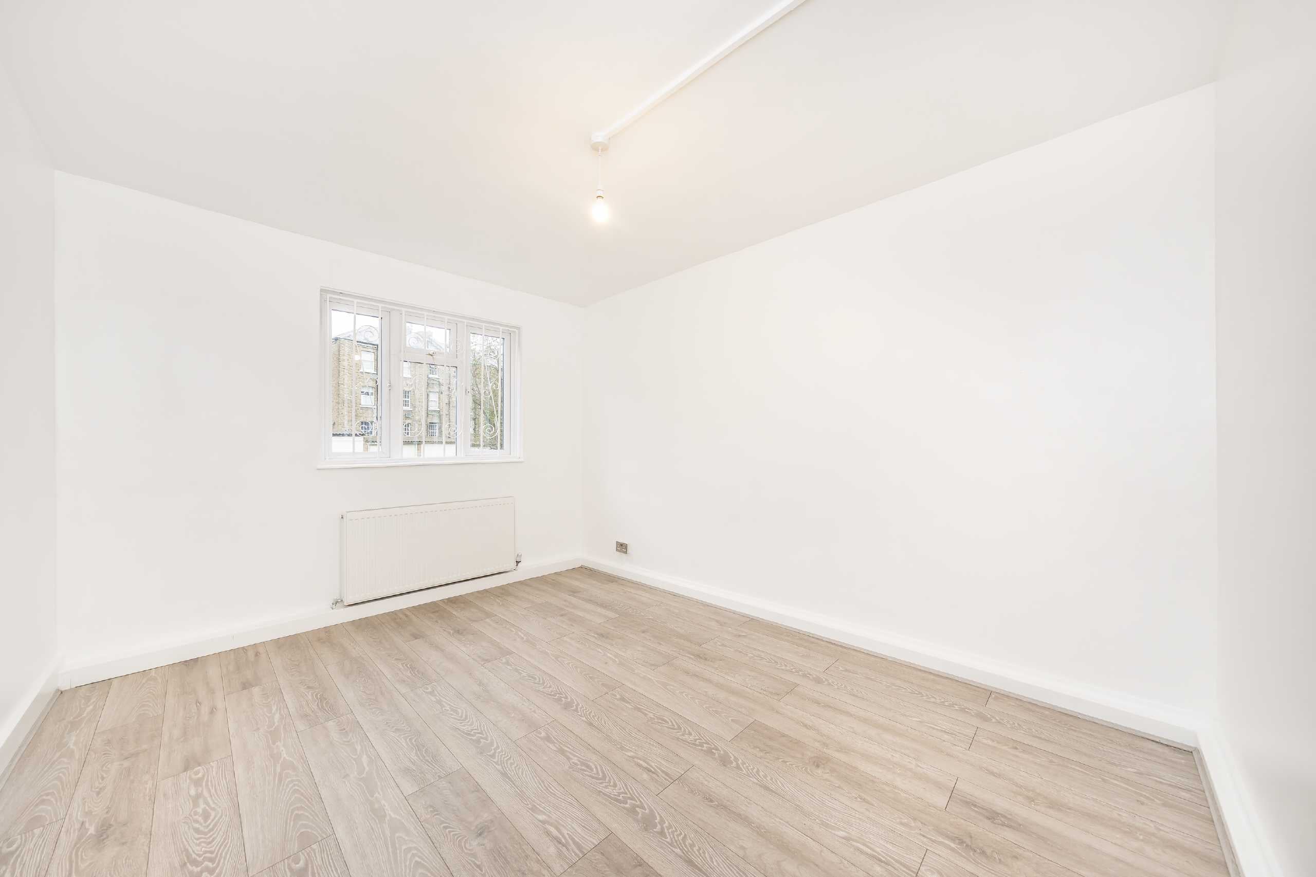 Flat Bewley Street in London