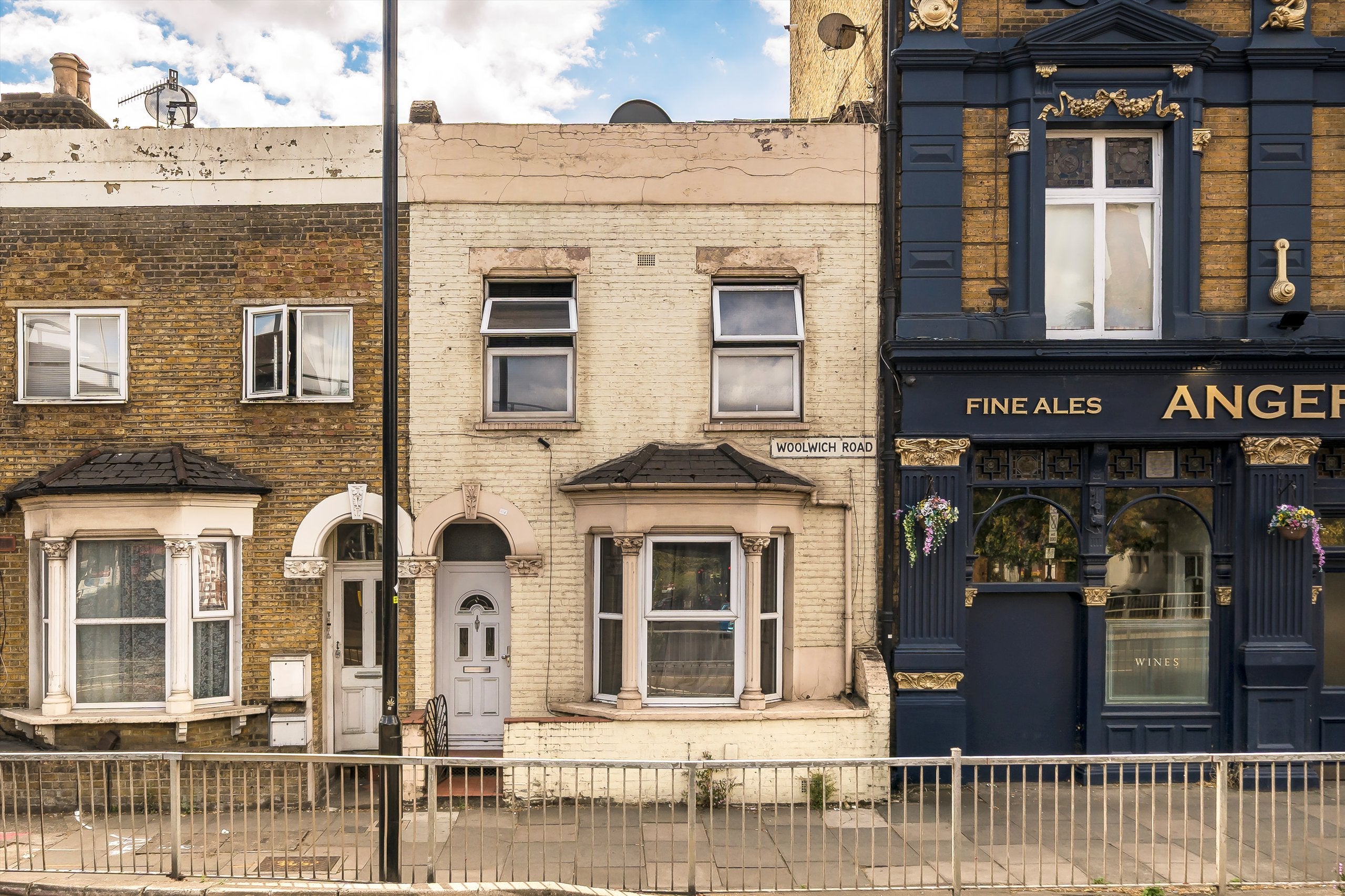 House Woolwich Road in Greater London