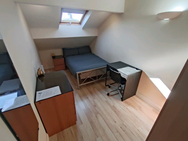 Room Darwen Street in Blackburn