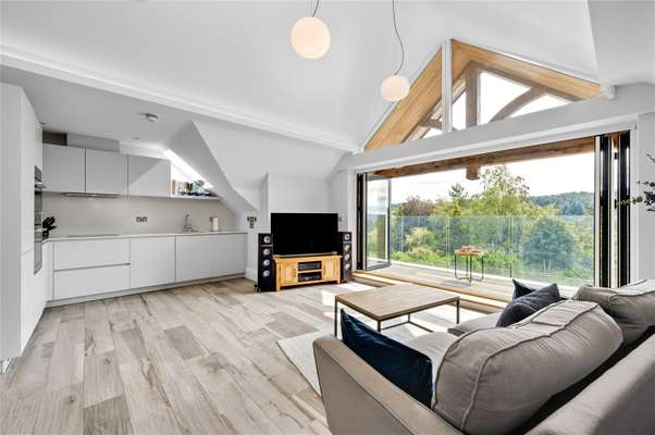 Flat Northdown Lane in Guildford